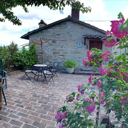 Poggio Paradiso Apartments Country house Mengara