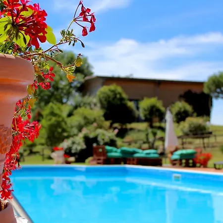 Poggio Paradiso Apartments Mengara
