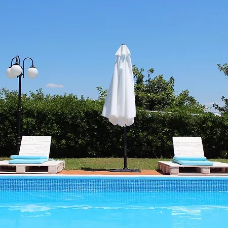 Poggio Paradiso Apartments Mengara